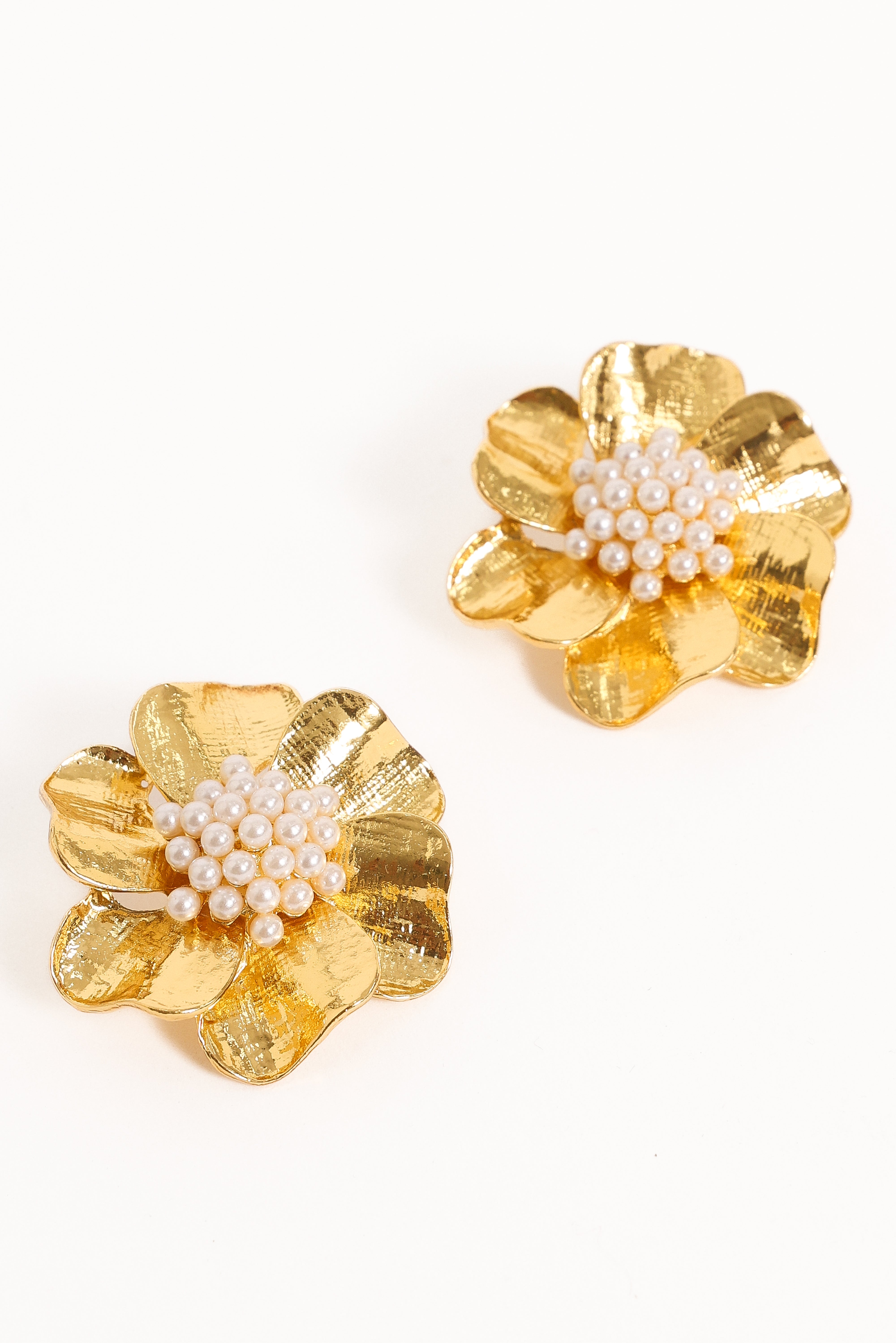 Lola Pearl Flower Earrings - Gold